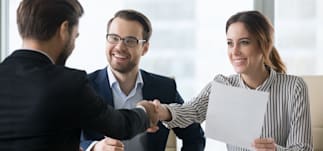 emloyeers shaking hand of candidate small v3 adobestock 223964249